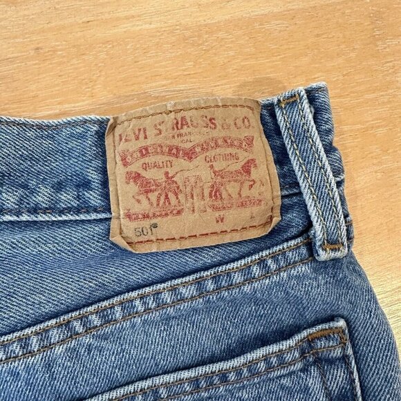 Levis 501 Cutofff Shorts Womens Blue Denim Medium Wash Button Fly Raw Hem Sz 27 - Picture 5 of 10
